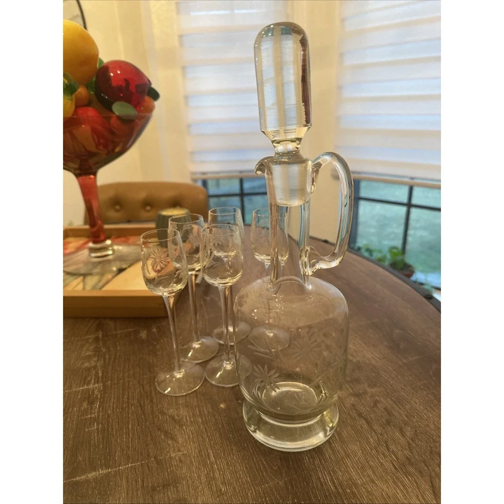 Vintage Toscany Romania Hand Blown Etched Clear Decanter Barware w-Wine Glasses